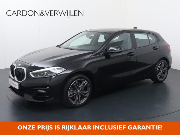 BMW 1-serie 118i Executive Edition | 140 PK | Automaat | Digitale cockpit | Multifunctioneel stuurwiel | Cruise control | Spraakbediening | Automatische verlichting | Deurvergrendeling | Climate | Bluetooth | Dab+ | Navigatie | Apple Carplay - Androidauto | Achteruitrijcamera | 5-deurs | Lm17'' |