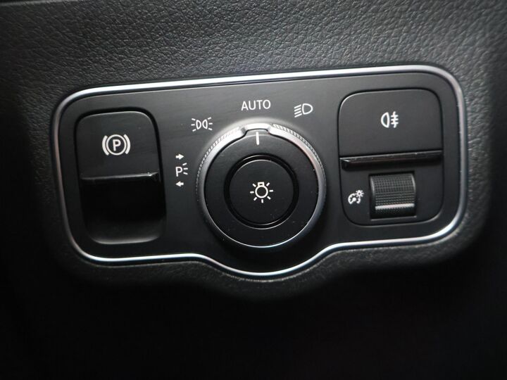 Mercedes-Benz B-klasse 220 Launch Edition Premium