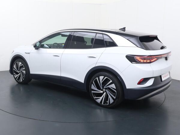 Volkswagen ID.4 First Max 77 kWh | 204 PK | SoH 87% | verwarmde voorstoelen/voorruit | Matrix LED koplampen | Adaptive cruise control |