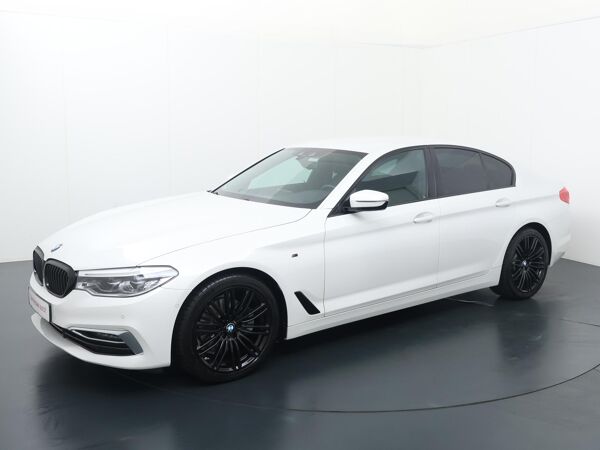 BMW 5-serie 520i High Executive | 184 PK | Automaat | Multifunctioneel stuurwiel | Stuurverwarming | Cruisecontrol |