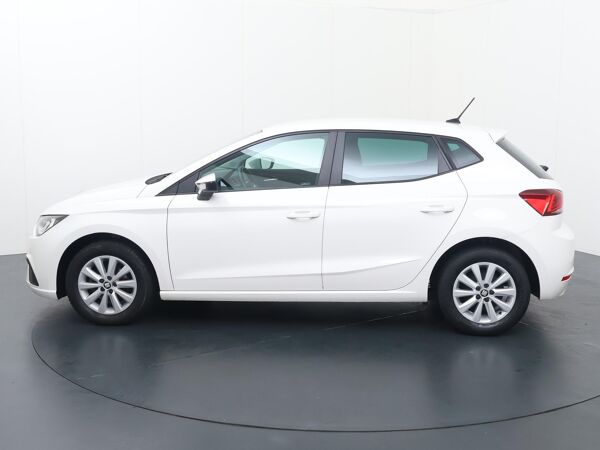 SEAT Ibiza 1.0 TSI Style Business Intense | 95 PK | Multifunctioneel stuurwiel | Cruise control | Automatische verlichting | Inklapbare spiegels | Achteruitrijcamera | Parkeersensoren | Deurvergrendeling | Climate | Bluetooth | Spraakbediening | Navigatie | Apple Carplay - Androidauto | Lm15'' |
