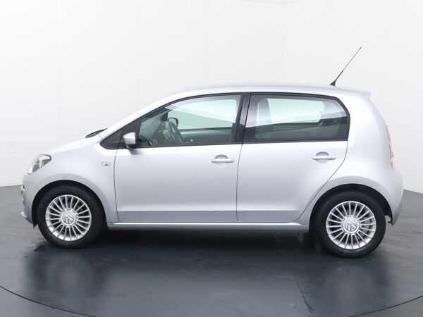 Volkswagen Up! 1.0 high up! BlueMotion | 75 PK | Navigatie | Parkeersensoren |