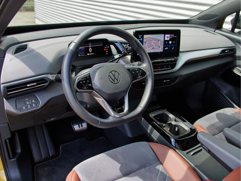 Volkswagen ID.4 First 77 kWh 204pk | Navigatie | 8% Bijtelling | Camera | 20'' LM | App-connect