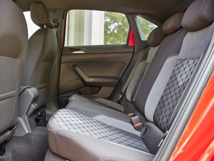 Volkswagen Taigo R-Line Business + 1.0 81 kW / 110 pk TSI CUV 7 ver sn. DSG