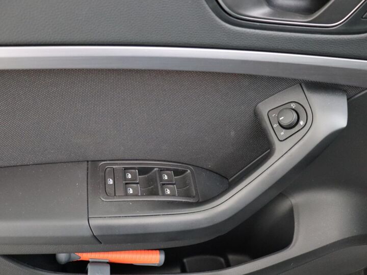 SEAT Ateca 1.5 TSI FR Business Intense DSG | Panodak | 19 inch Glossy Black LMV