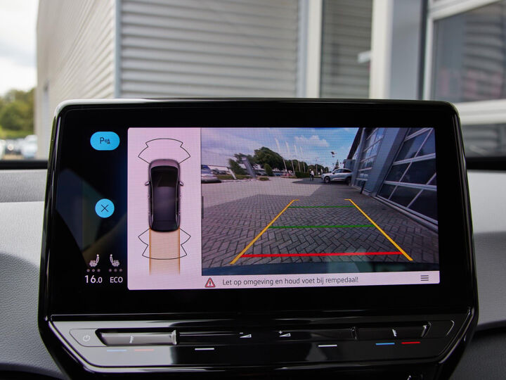 Volkswagen ID.3 First Plus 58 kWh | 8% bijtelling | Navigatie | Camera | LED | DAB