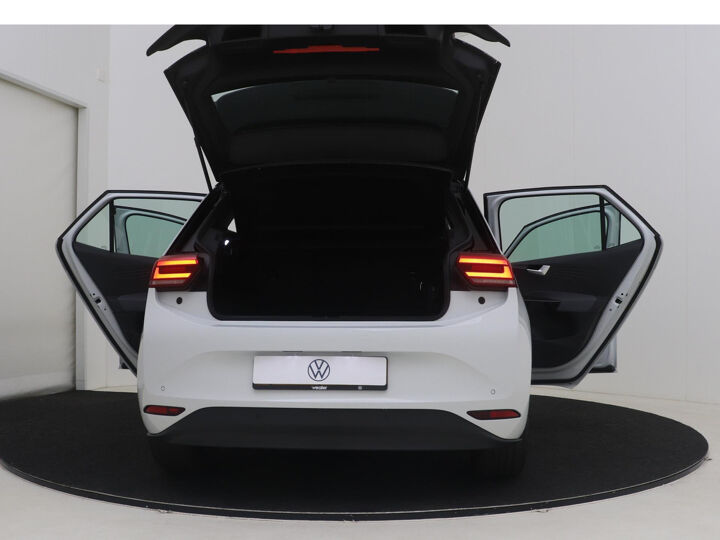 Volkswagen ID.3 Pro 58 kWh | 8% Bijtelling | LM 18" | Navigatie | Adaptive Cruise Control | DAB | Stoelverwarming | Parkeersensoren V+A