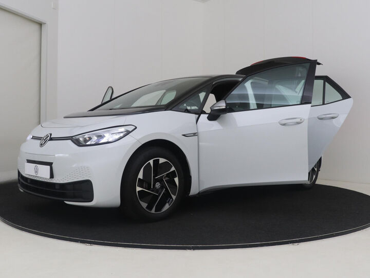 Volkswagen ID.3 Pro 58 kWh | 8% Bijtelling | LM 18" | Navigatie | Adaptive Cruise Control | DAB | Stoelverwarming | Parkeersensoren V+A